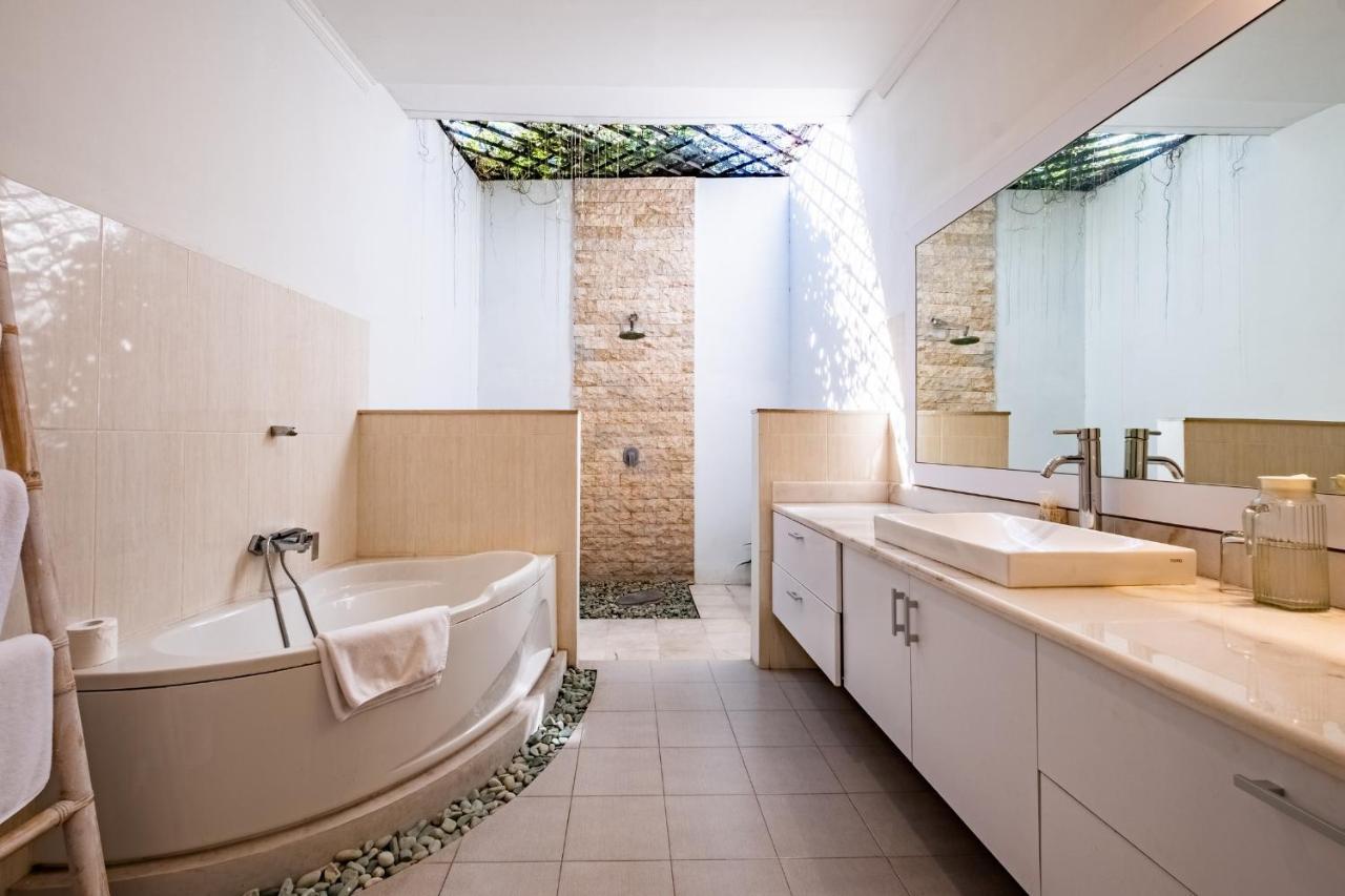Central Seminyak Villa Martini Εξωτερικό φωτογραφία